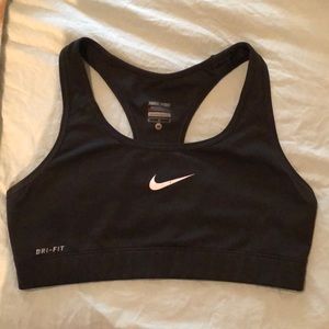 Nike sports Bra - Medium